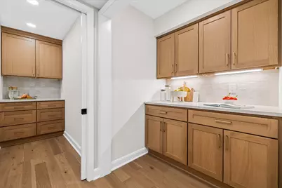10525 N Fairway Ln, Mequon, WI 53092 - Photo 12