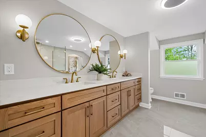 10525 N Fairway Ln, Mequon, WI 53092 - Photo 18
