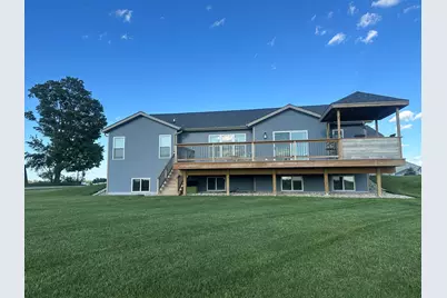 800  Linda Ln, Watertown, WI 53094 - Photo 2