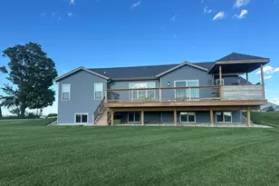 800 Linda Ln, Watertown, WI 53094 - Photo 2