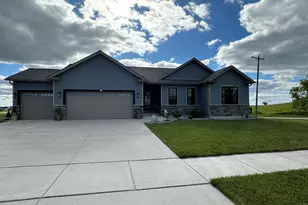 800 Linda Ln, Watertown, WI 53094 - Photo 1