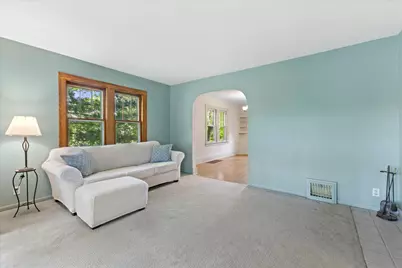 18905 W Linnie Lac Pl, New Berlin, WI 53146 - Photo 8