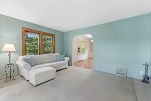 18905 W Linnie Lac Pl, New Berlin, WI 53146 - Photo 8