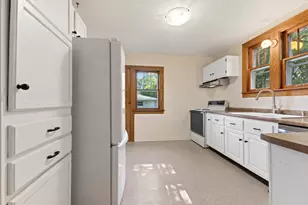 18905 W Linnie Lac Pl, New Berlin, WI 53146 - Photo 12