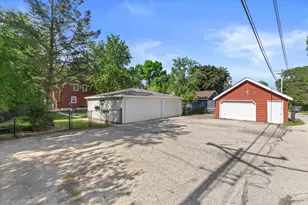 18905 W Linnie Lac Pl, New Berlin, WI 53146 - Photo 34