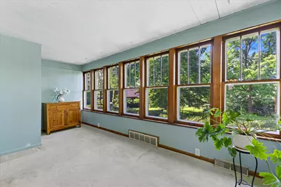18905 W Linnie Lac Pl, New Berlin, WI 53146 - Photo 6