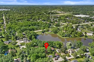 18905 W Linnie Lac Pl, New Berlin, WI 53146 - Photo 2