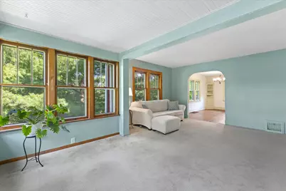 18905 W Linnie Lac Pl, New Berlin, WI 53146 - Photo 8