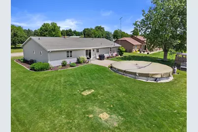 501  Davis St, Elkhorn, WI 53121 - Photo 20