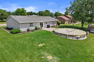 501 Davis St, Elkhorn, WI 53121 - Photo 20