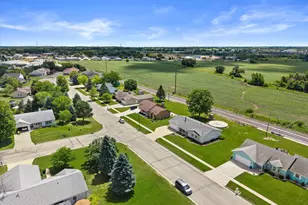 501 Davis St, Elkhorn, WI 53121 - Photo 28