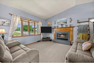 501  Davis St, Elkhorn, WI 53121 - Photo 2