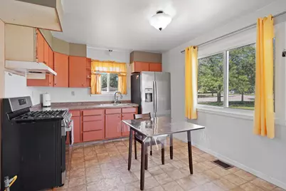 8456  17th Ave, Kenosha, WI 53143 - Photo 2