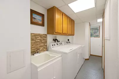 1551 W Goldcrest Ave, Milwaukee, WI 53221 - Photo 20