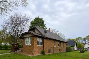 4609 N 37th St, Milwaukee, WI 53209 - Photo 2