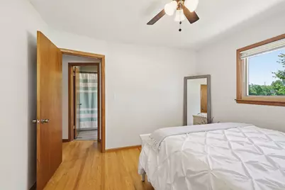 11610 W Sunnybrook Rd, Franklin, WI 53132 - Photo 14