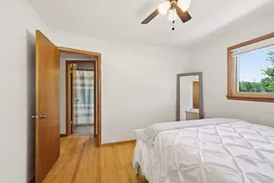11610 W Sunnybrook Rd, Franklin, WI 53132 - Photo 14