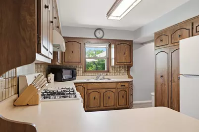 11610 W Sunnybrook Rd, Franklin, WI 53132 - Photo 12