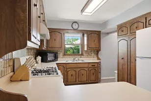 11610 W Sunnybrook Rd, Franklin, WI 53132 - Photo 12
