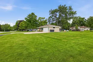 11610 W Sunnybrook Rd, Franklin, WI 53132 - Photo 28