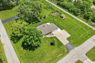 11610 W Sunnybrook Rd, Franklin, WI 53132 - Photo 34