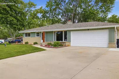 11610 W Sunnybrook Rd, Franklin, WI 53132 - Photo 1