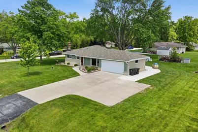 11610 W Sunnybrook Rd, Franklin, WI 53132 - Photo 2