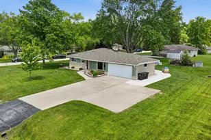11610 W Sunnybrook Rd, Franklin, WI 53132 - Photo 2