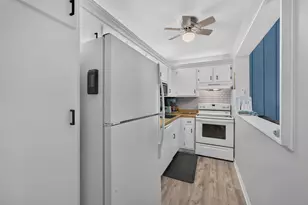 33 Lausanne Ct, Geneva, WI 53147 - Photo 8
