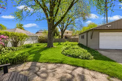 5522 N Mohawk Ave, Glendale, WI 53217 - Photo 18