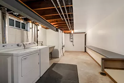 5522 N Mohawk Ave, Glendale, WI 53217 - Photo 14