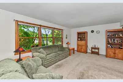 W245S7345  Heather Ridge Dr, Vernon, WI 53189 - Photo 2