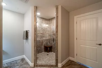 2001  Coldwater Creek Dr, Waukesha, WI 53188 - Photo 32