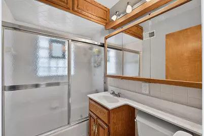 9020 W Vincent Pl, West Allis, WI 53214 - Photo 18