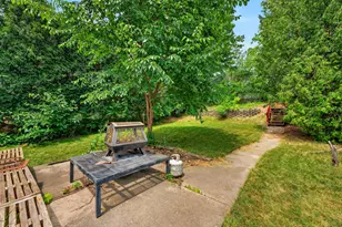 9020 W Vincent Pl, West Allis, WI 53214 - Photo 6
