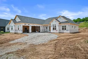 W253N5539 Cres Hl Dr, Sussex, WI 53089 - Photo 1