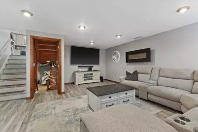 1525  Prairie Dr, Racine, WI 53406 - Photo 4