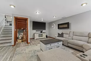 1525 Prairie Dr, Racine, WI 53406 - Photo 4