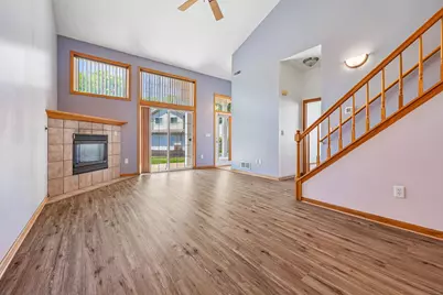 2428  Fox River Pkwy #Unit L, Waukesha, WI 53189 - Photo 4