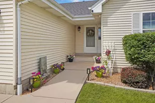 1100 E Keri Ln, Oak Creek, WI 53154 - Photo 4
