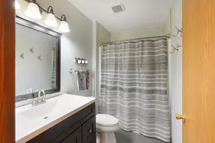 1100 E Keri Ln, Oak Creek, WI 53154 - Photo 16