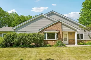 7017 W Hummingbird Ct, Milwaukee, WI 53223 - Photo 32