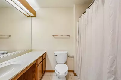 7017 W Hummingbird Ct, Milwaukee, WI 53223 - Photo 20