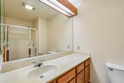7017 W Hummingbird Ct, Milwaukee, WI 53223 - Photo 10