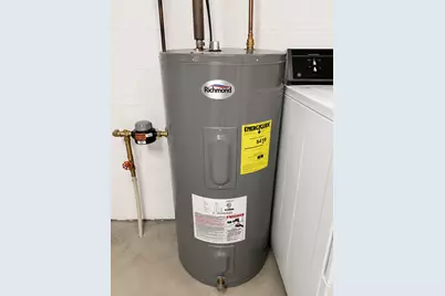 2310  Hamilton St, Manitowoc, WI 54220 - Photo 24