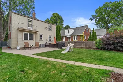 2336 S 67th St, West Allis, WI 53219 - Photo 22