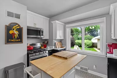 2336 S 67th St, West Allis, WI 53219 - Photo 12