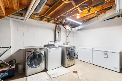 W56N850 N Meadow Ct, Cedarburg, WI 53012 - Photo 36