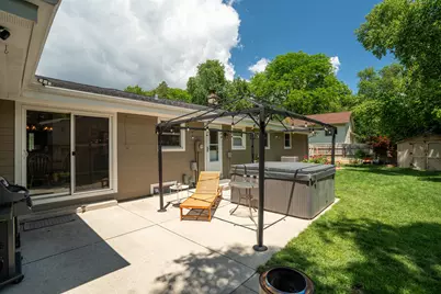 W56N850 N Meadow Ct, Cedarburg, WI 53012 - Photo 40
