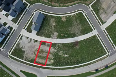 9471 E Lake Vista Pkwy, Oak Creek, WI 53154 - Photo 2